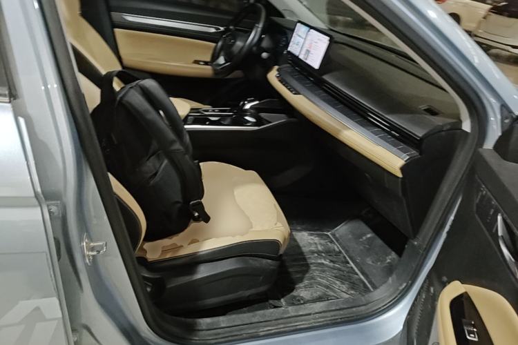 Used Geely Auto Emgrand L HiP 2024 Champion Edition 1.5TD-DHT Pro 100KM Excellence Model Right Front Seat