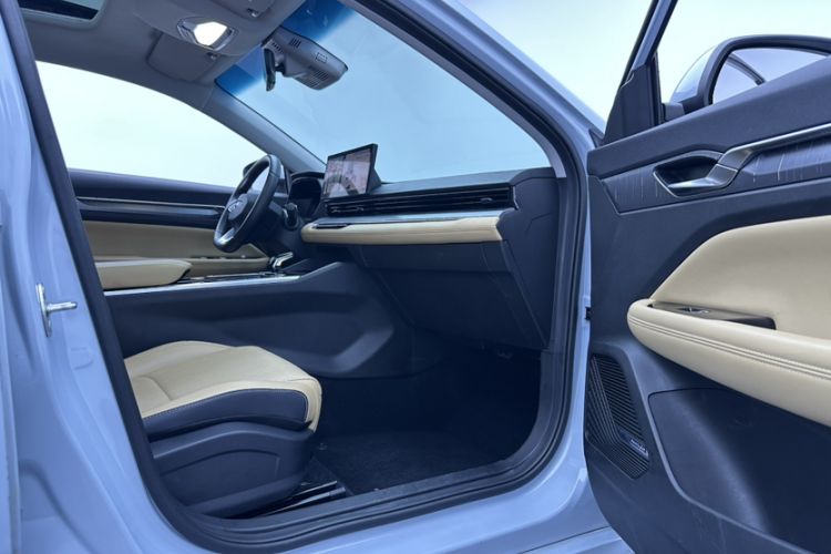 Used Geely Auto Emgrand L HiP 2024 Champion Edition 1.5TD-DHT Pro 100KM Excellence Model Right Front Seat