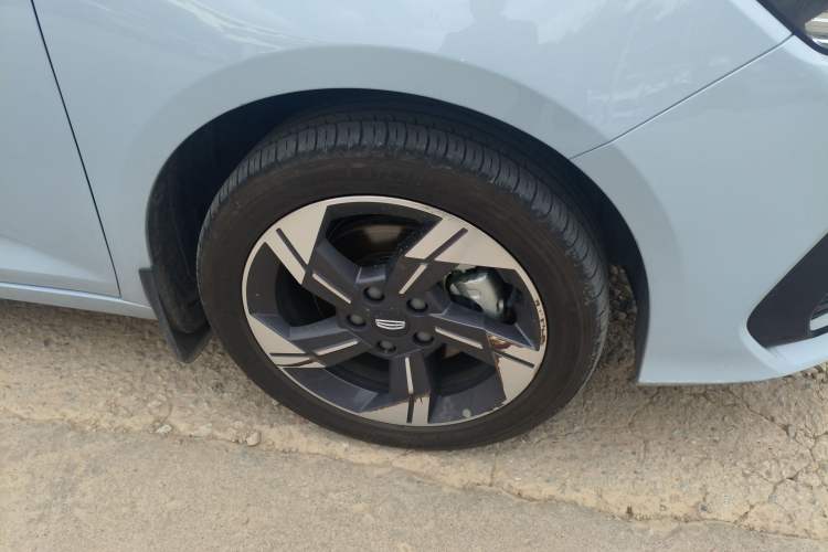 Used Geely Auto Emgrand L HiP 2024 Longteng Edition 1.5TD-DHT Pro 100KM Excellence Model Right Front Wheel Hub