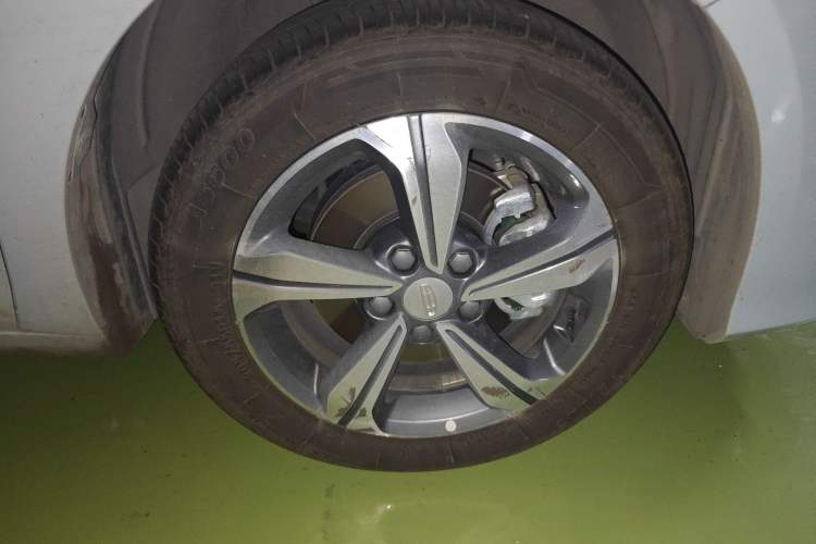 Used Geely Auto Emgrand L HiP 2024 Champion Edition 1.5TD-DHT Pro 100KM Superior Model Right Front Wheel Hub