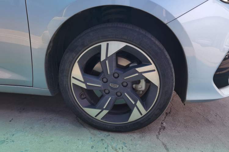 Used Geely Auto Emgrand L HiP 2024 Champion Edition 1.5TD-DHT Pro 100KM Excellence Model Right Front Wheel Hub