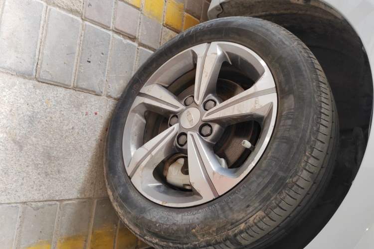 Used Geely Auto Emgrand L HiP 2024 Longteng Edition 1.5TD-DHT Pro 100KM Superior Model Right Front Wheel Hub