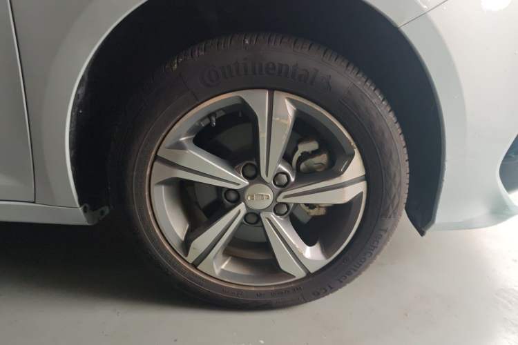 Used Geely Auto Emgrand L HiP 2024 Champion Edition 1.5TD-DHT Pro 100KM Superior Model Right Front Wheel Hub