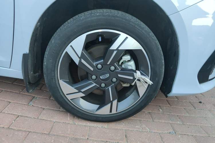 Used Geely Auto Emgrand L HiP 2024 Champion Edition 1.5TD-DHT Pro 100KM Excellence Model Right Front Wheel Hub