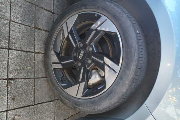 Used Geely Auto Emgrand L HiP 2024 Longteng Edition 1.5TD-DHT Pro 100KM Excellence Model Right Front Wheel Hub