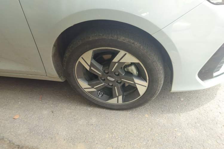 Used Geely Auto Emgrand L HiP 2024 Longteng Edition 1.5TD-DHT Pro 100KM Excellence Model Right Front Wheel Hub