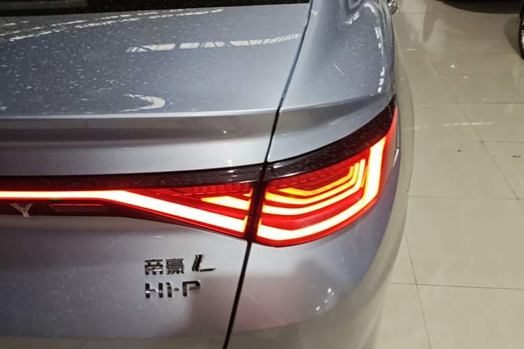 Used Geely Auto Emgrand L HiP 2024 Champion Edition 1.5TD-DHT Pro 100KM Excellence Model Right Rear Taillight