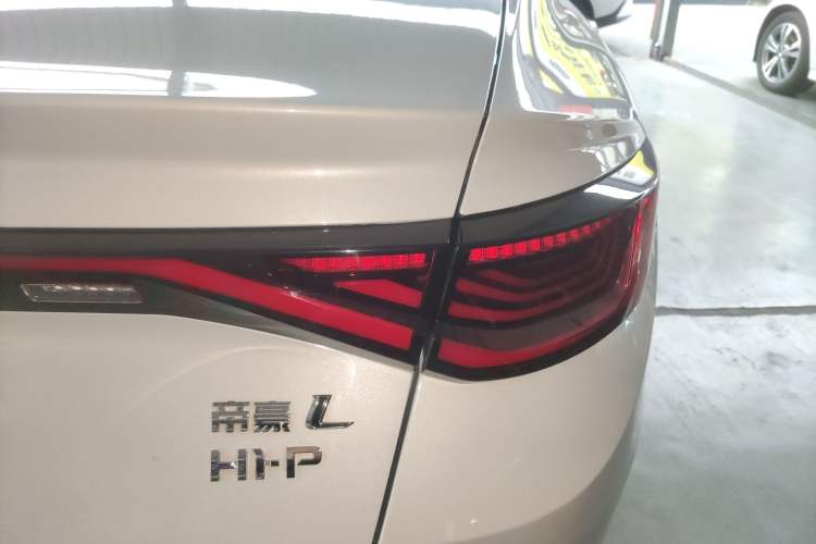 Used Geely Auto Emgrand L HiP 2024 Champion Edition 1.5TD-DHT Pro 100KM Excellence Model Right Rear Taillight