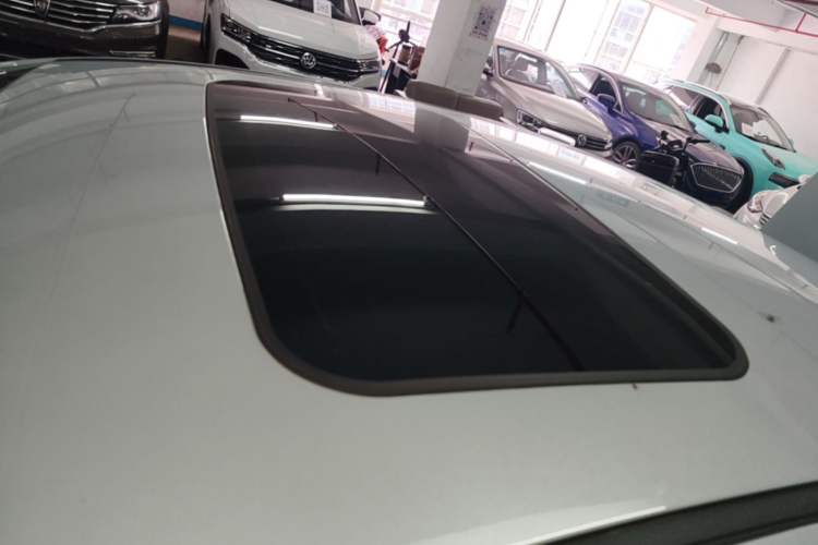 Used Geely Auto Emgrand L HiP 2024 Champion Edition 1.5TD-DHT Pro 100KM Superior Model Roof