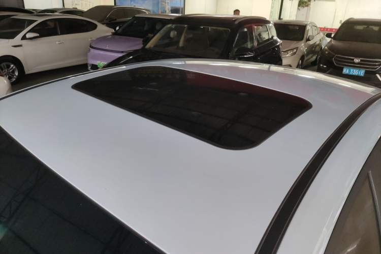Used Geely Auto Emgrand L HiP 2024 Champion Edition 1.5TD-DHT Pro 100KM Excellence Model Roof