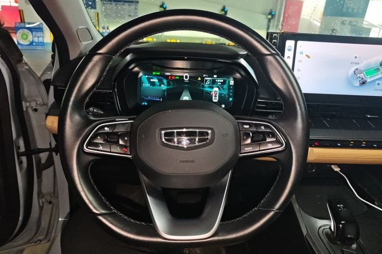 Used Geely Auto Emgrand L HiP 2024 Champion Edition 1.5TD-DHT Pro 100KM Excellence Model Steering Wheel
