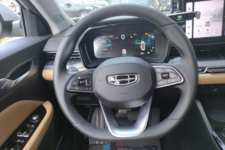 Used Geely Auto Emgrand L HiP 2024 Champion Edition 1.5TD-DHT Pro 100KM Excellence Model Steering Wheel