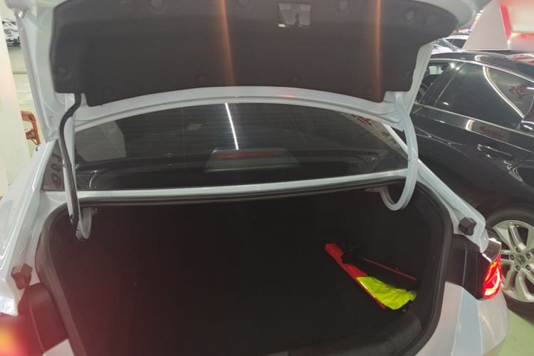 Used Geely Auto Emgrand L HiP 2024 Champion Edition 1.5TD-DHT Pro 100KM Excellence Model Trunk