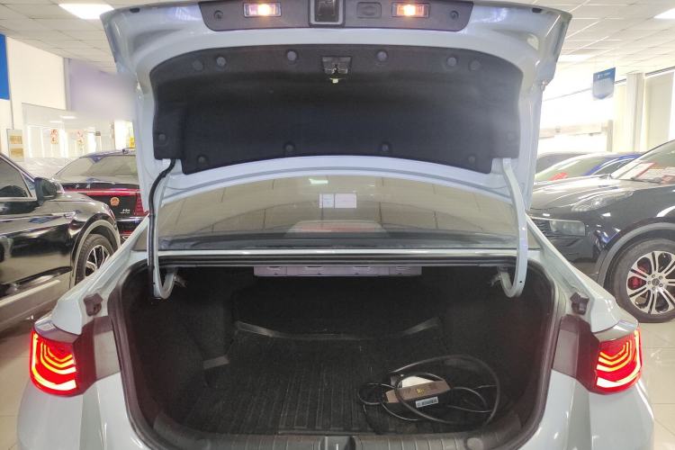 Used Geely Auto Emgrand L HiP 2024 Longteng Edition 1.5TD-DHT Pro 100KM Superior Model Trunk