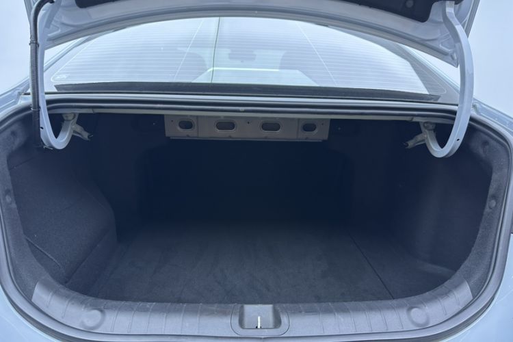 Used Geely Auto Emgrand L HiP 2024 Champion Edition 1.5TD-DHT Pro 100KM Excellence Model Trunk