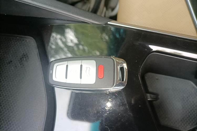 Used Geely Auto Emgrand L HiP 2024 Champion Edition 1.5TD-DHT Pro 100KM Excellence Model Vehicle Key