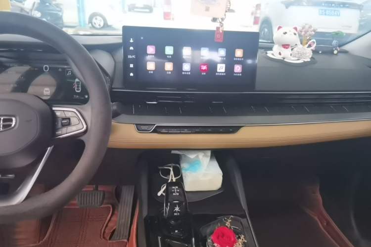 Used Geely Auto Emgrand L HiP 2024 Longteng Edition 1.5TD-DHT Pro 100KM Excellence Model Audio And AC Panel
