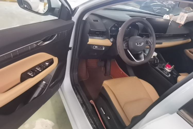 Used Geely Auto Emgrand L HiP 2024 Longteng Edition 1.5TD-DHT Pro 100KM Excellence Model Driver Seat