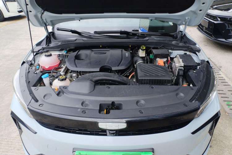 Used Geely Auto Emgrand L HiP 2024 Champion Edition 1.5TD-DHT Pro 100KM Excellence Model Engine Bay