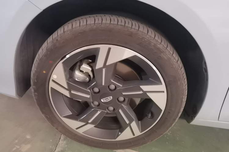 Used Geely Auto Emgrand L HiP 2024 Longteng Edition 1.5TD-DHT Pro 100KM Excellence Model Exterior 4