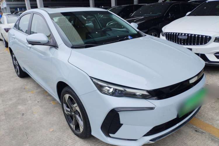 Used Geely Auto Emgrand L HiP 2024 Champion Edition 1.5TD-DHT Pro 100KM Excellence Model Front Right 45 Deg