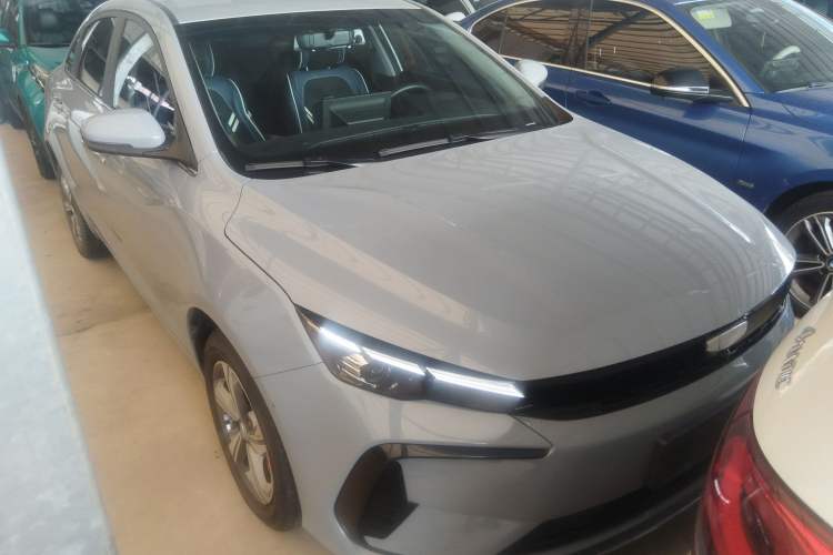 Used Geely Auto Emgrand L HiP 2024 Champion Edition 1.5TD-DHT Pro 100KM Superior Model Front Right 45 Deg