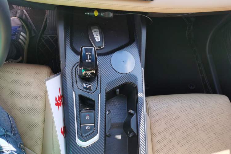 Used Geely Auto Emgrand L HiP 2024 Champion Edition 1.5TD-DHT Pro 100KM Excellence Model Gear Lever