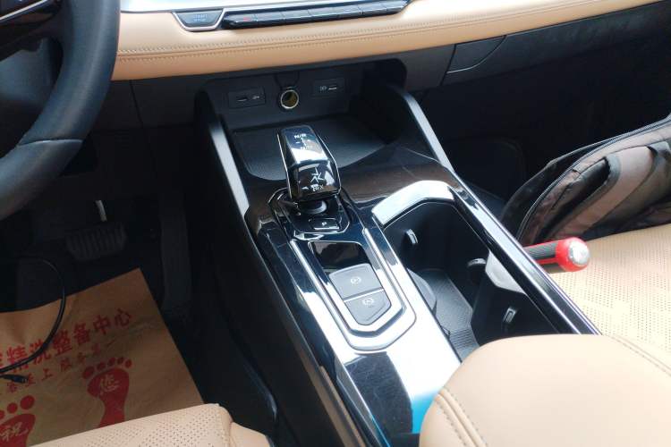 Used Geely Auto Emgrand L HiP 2024 Champion Edition 1.5TD-DHT Pro 100KM Excellence Model Gear Lever