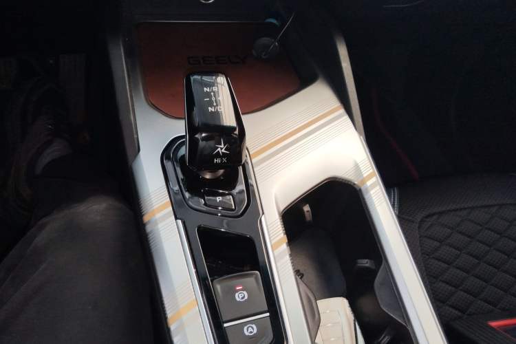 Used Geely Auto Emgrand L HiP 2024 Champion Edition 1.5TD-DHT Pro 100KM Superior Model Gear Lever