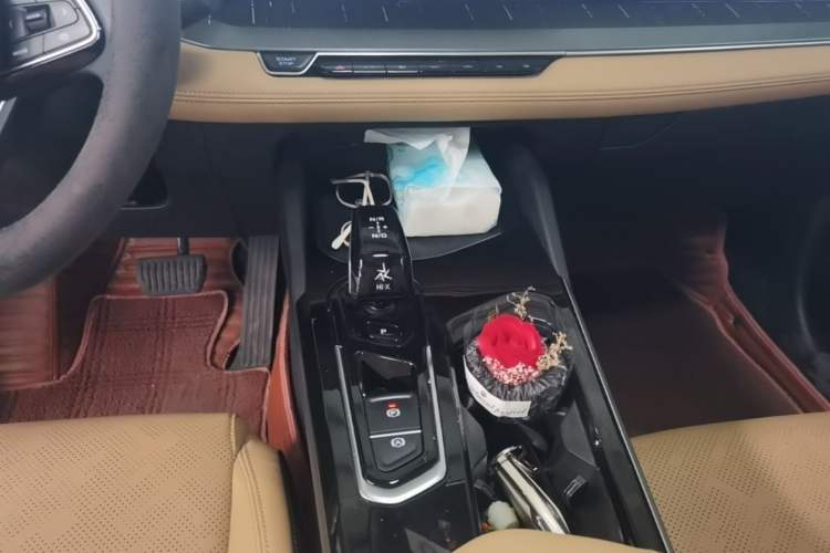 Used Geely Auto Emgrand L HiP 2024 Longteng Edition 1.5TD-DHT Pro 100KM Excellence Model Gear Lever