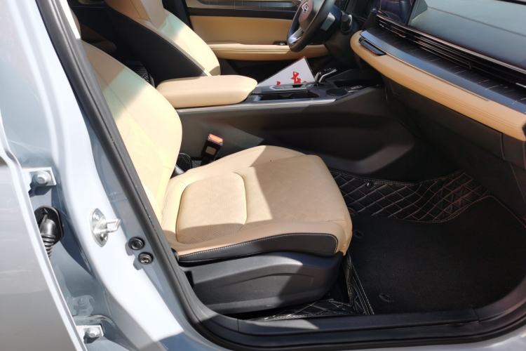 Used Geely Auto Emgrand L HiP 2024 Champion Edition 1.5TD-DHT Pro 100KM Excellence Model Right Front Seat