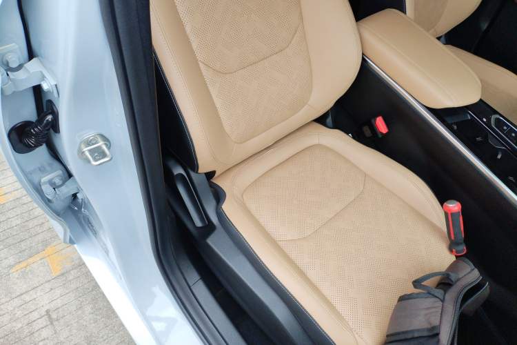 Used Geely Auto Emgrand L HiP 2024 Champion Edition 1.5TD-DHT Pro 100KM Excellence Model Right Front Seat