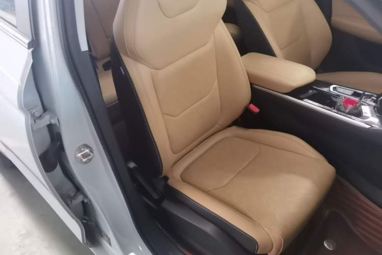 Used Geely Auto Emgrand L HiP 2024 Longteng Edition 1.5TD-DHT Pro 100KM Excellence Model Right Front Seat