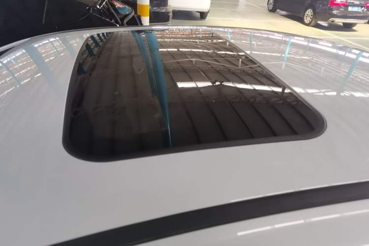 Used Geely Auto Emgrand L HiP 2024 Longteng Edition 1.5TD-DHT Pro 100KM Excellence Model Roof