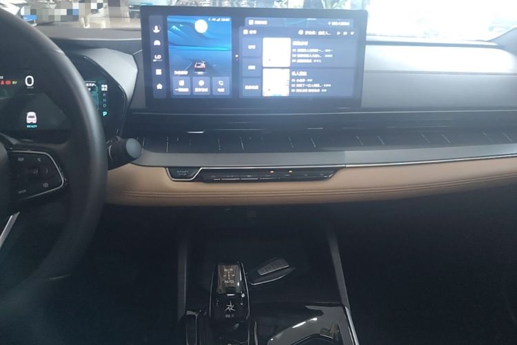 Used Geely Auto Emgrand L HiP 2024 Champion Edition 1.5TD-DHT Pro 100KM Excellence Model Audio And AC Panel