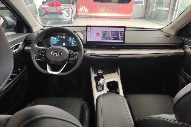 Used Geely Auto Emgrand L HiP 2024 Longteng Edition 1.5TD-DHT Pro 100KM Superior Model Center Console