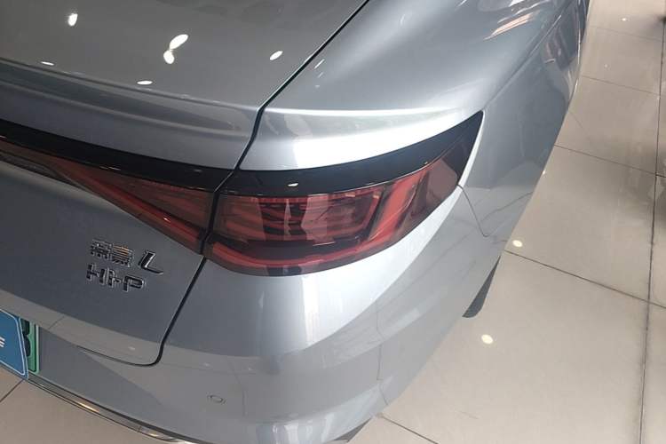 Used Geely Auto Emgrand L HiP 2024 Champion Edition 1.5TD-DHT Pro 100KM Excellence Model Right Rear Taillight