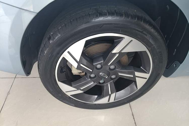 Used Geely Auto Emgrand L HiP 2024 Champion Edition 1.5TD-DHT Pro 100KM Excellence Model Right Rear Wheel Hub
