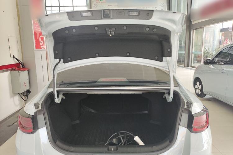 Used Geely Auto Emgrand L HiP 2024 Longteng Edition 1.5TD-DHT Pro 100KM Superior Model Trunk