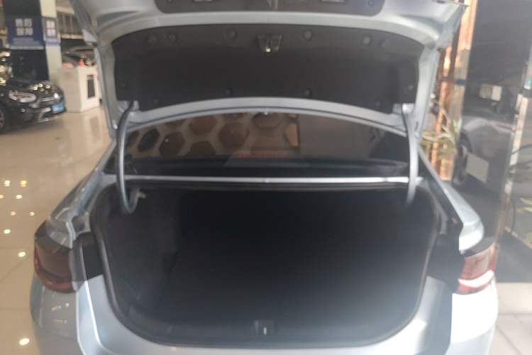 Used Geely Auto Emgrand L HiP 2024 Champion Edition 1.5TD-DHT Pro 100KM Excellence Model Trunk