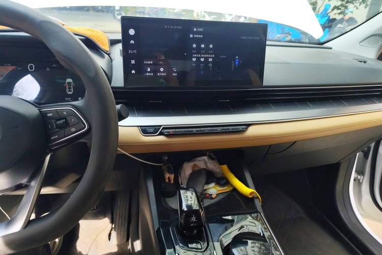 Used Geely Auto Emgrand L HiP 2024 Champion Edition 1.5TD-DHT Pro 100KM Excellence Model Audio And AC Panel