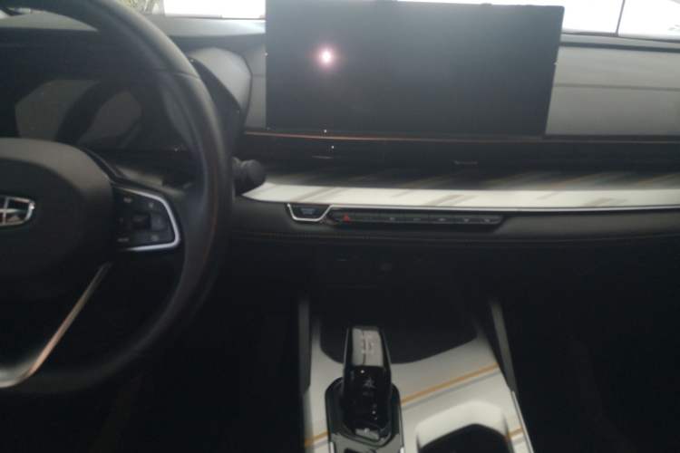 Used Geely Auto Emgrand L HiP 2024 Champion Edition 1.5TD-DHT Pro 100KM Superior Model Audio And AC Panel
