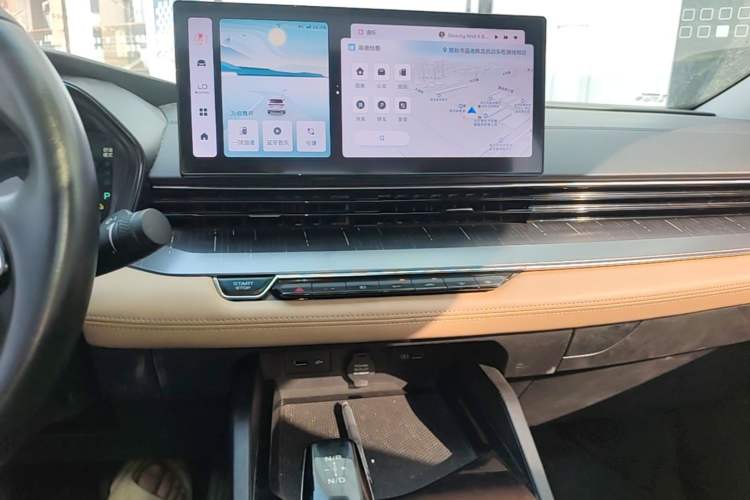 Used Geely Auto Emgrand L HiP 2024 Champion Edition 1.5TD-DHT Pro 100KM Excellence Model Audio And AC Panel