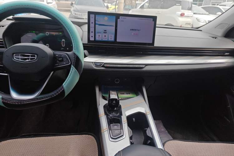 Used Geely Auto Emgrand L HiP 2024 Champion Edition 1.5TD-DHT Pro 100KM Superior Model Audio And AC Panel