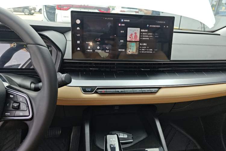 Used Geely Auto Emgrand L HiP 2024 Champion Edition 1.5TD-DHT Pro 100KM Excellence Model Audio And AC Panel