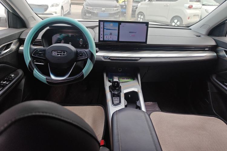 Used Geely Auto Emgrand L HiP 2024 Champion Edition 1.5TD-DHT Pro 100KM Superior Model Center Console