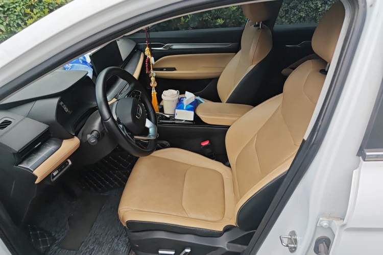 Used Geely Auto Emgrand L HiP 2024 Longteng Edition 1.5TD-DHT Pro 100KM Excellence Model Driver Seat