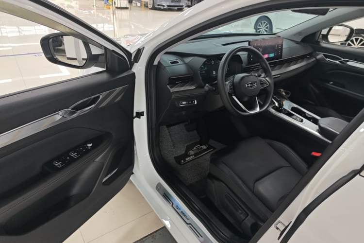 Used Geely Auto Emgrand L HiP 2024 Champion Edition 1.5TD-DHT Pro 100KM Superior Model Driver Seat
