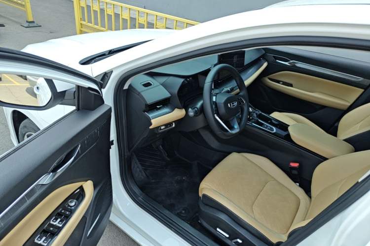 Used Geely Auto Emgrand L HiP 2024 Champion Edition 1.5TD-DHT Pro 100KM Excellence Model Driver Seat