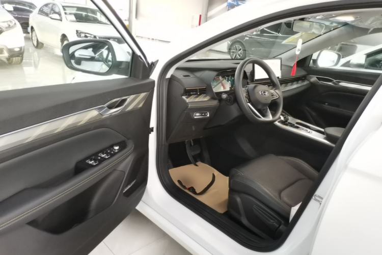 Used Geely Auto Emgrand L HiP 2024 Champion Edition 1.5TD-DHT Pro 100KM Superior Model Driver Seat